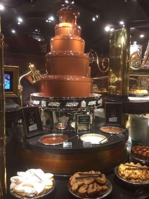 Grands Buffets Hebergement Chambre Narbonne Exterior foto