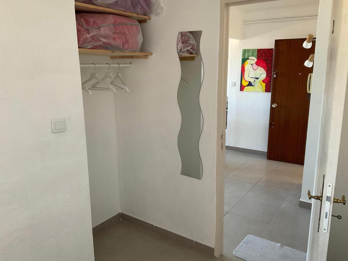 Grands Buffets Hebergement Chambre Narbonne Exterior foto